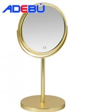 El Espejo de pie dorado X5 aumentos: elegante y funcional, su diseño dorado resalta cualquier espacio. Con aumento de 5 veces