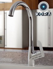 Grifo de cocina moderno y funcional en acero inoxidable, con diseño elegante y alto caño para mayor comodidad